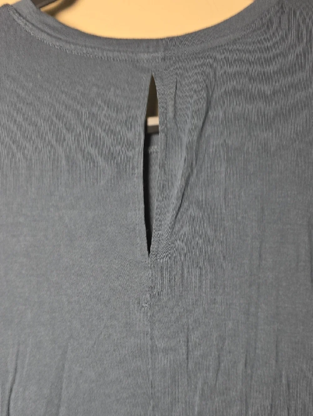 Halogen Blue Gray Sleeveless Keyhole Back Tank Top Size M - Picture 5 of 6